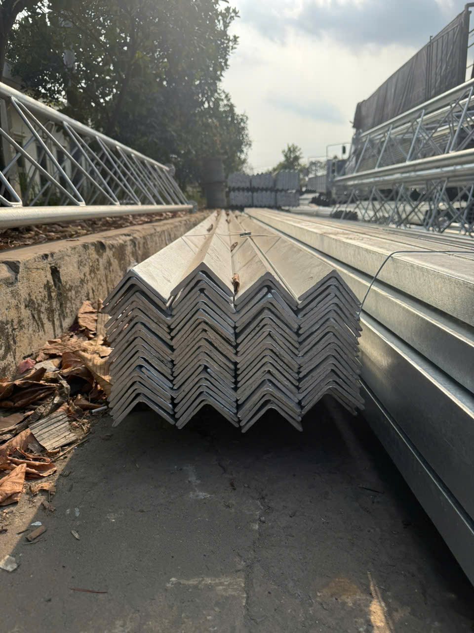 THÉP HÌNH V120 MẠ KẼM