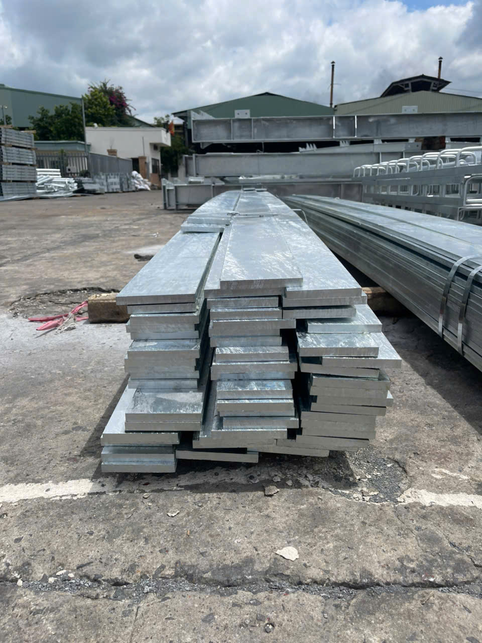 THÉP LA 40 X 3LI
