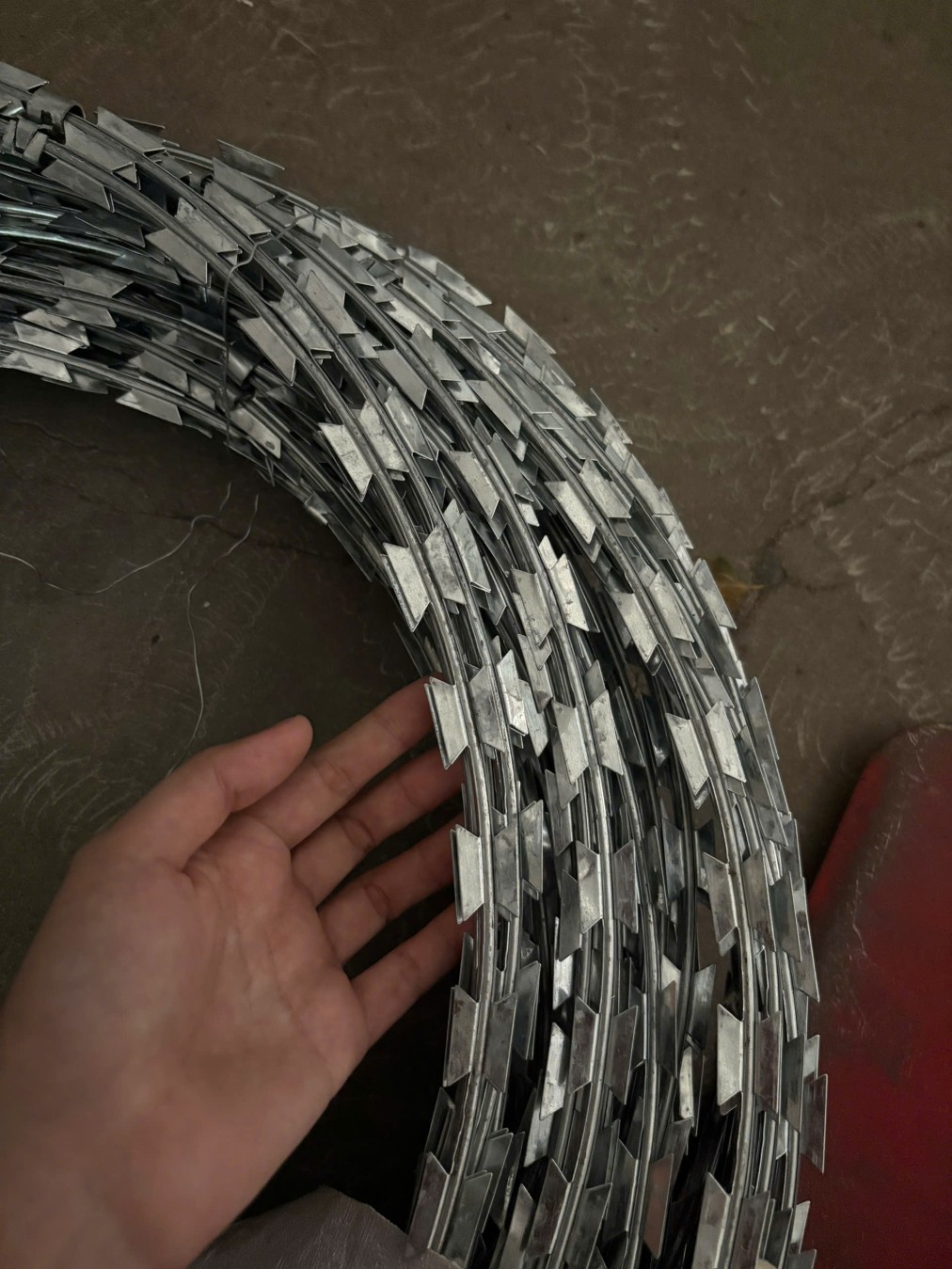 KẼM LƯỠI BÚA D60CM