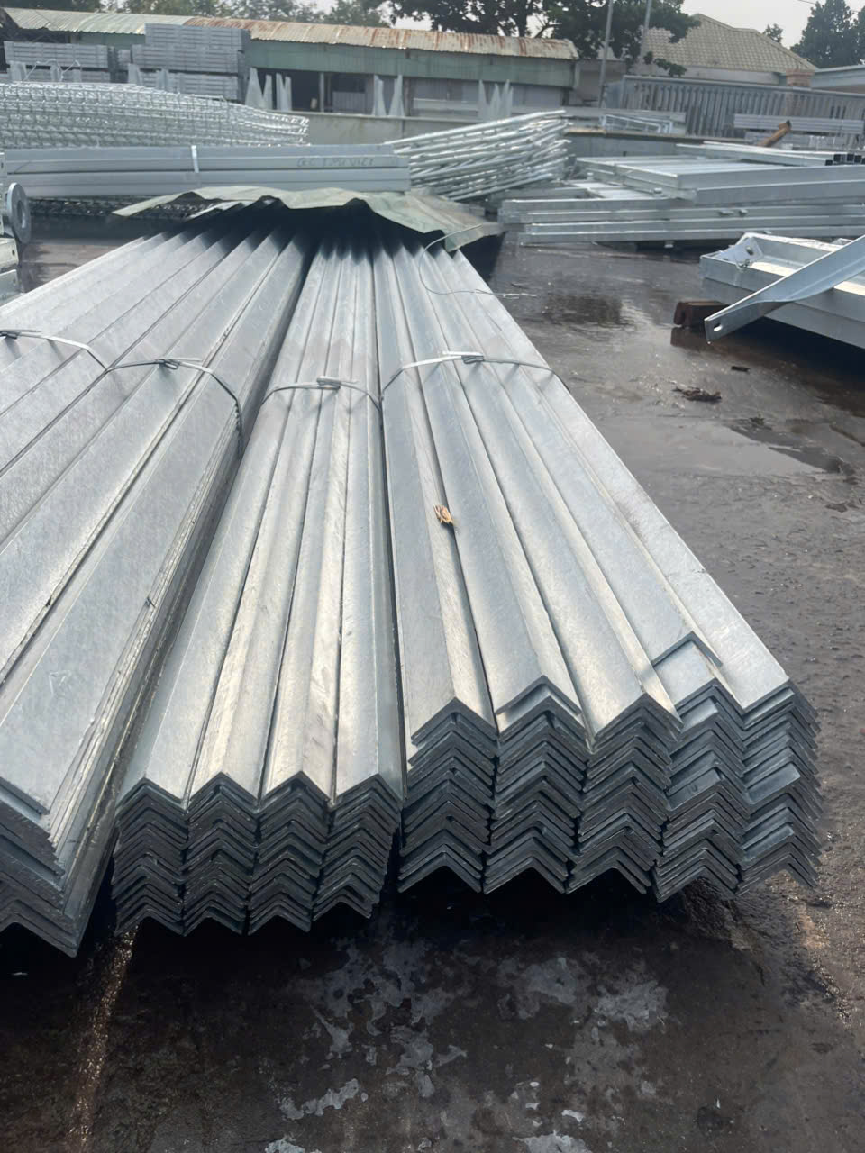 Thép V40x40x6m – Nhận Đặt Thép V40 Đen, Mạ Kẽm, Nhúng Nóng Theo Yêu